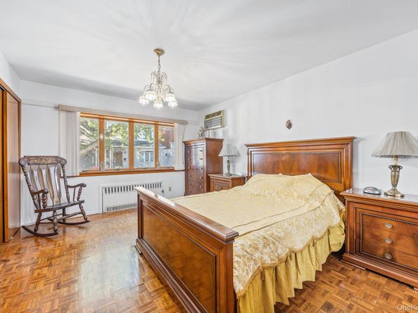 62-47 64th Street, Middle Village NY 11379