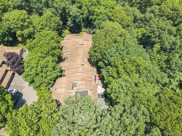 31 Club House Court 31, Jericho NY 11753