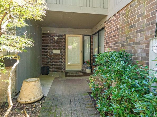 31 Club House Court 31, Jericho NY 11753