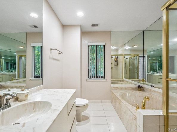 31 Club House Court 31, Jericho NY 11753