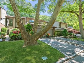 31 Club House Court 31, Jericho NY 11753