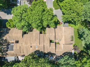 31 Club House Court 31, Jericho NY 11753