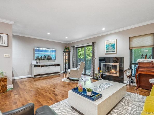 31 Club House Court 31, Jericho NY 11753