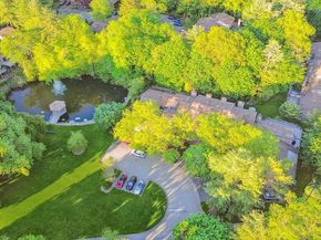 31 Club House Court 31, Jericho NY 11753