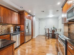 31 Club House Court 31, Jericho NY 11753