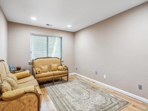 31 Club House Court 31, Jericho NY 11753