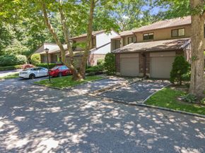 31 Club House Court 31, Jericho NY 11753