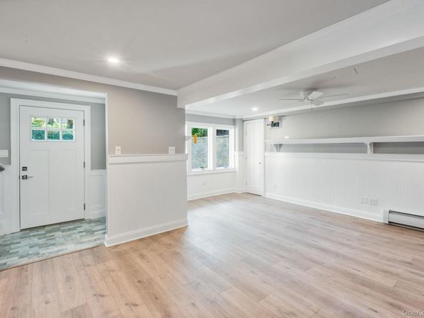 33 Alsace Place, Northport NY 11768