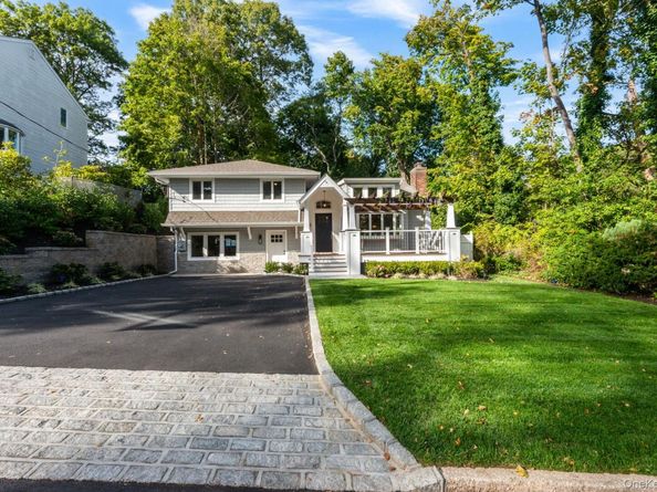 33 Alsace Place, Northport NY 11768