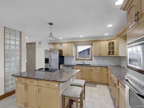 600 Plainview Road, Plainview NY 11803