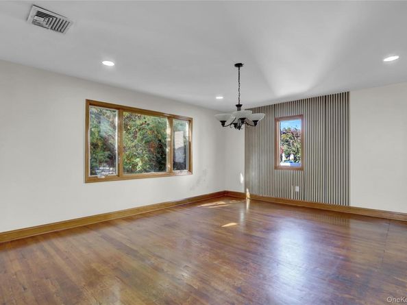 600 Plainview Road, Plainview NY 11803