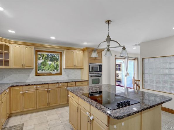 600 Plainview Road, Plainview NY 11803