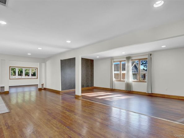 600 Plainview Road, Plainview NY 11803