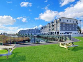 233 Marina Pointe Drive 233, East Rockaway NY 11518