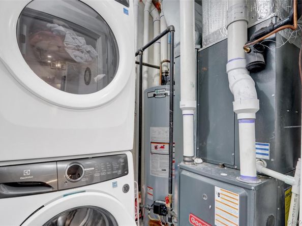 233 Marina Pointe Drive 233, East Rockaway NY 11518