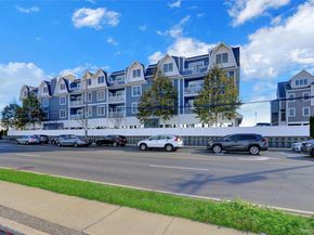 233 Marina Pointe Drive 233, East Rockaway NY 11518