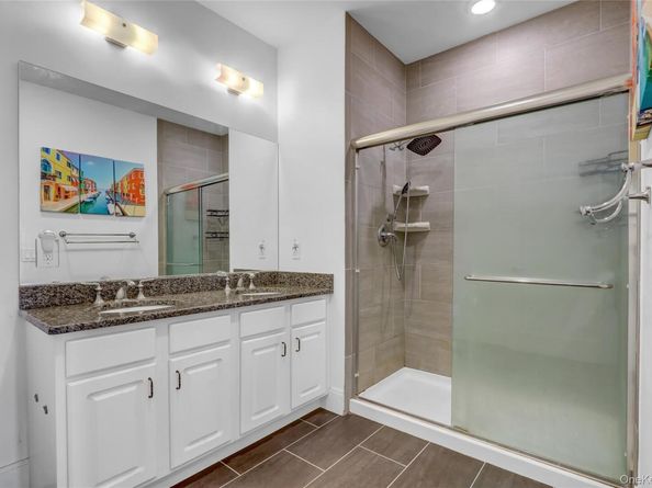 233 Marina Pointe Drive 233, East Rockaway NY 11518