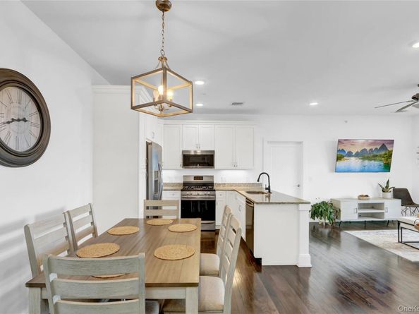 233 Marina Pointe Drive 233, East Rockaway NY 11518