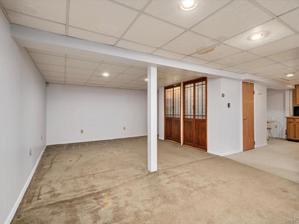 31 Walnut Avenue, South Farmingdale NY 11735