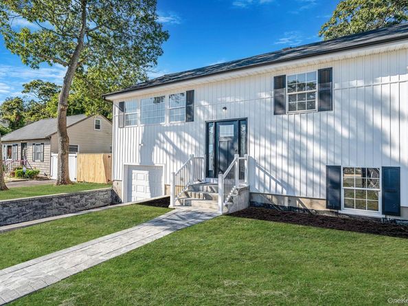31 Harrison Drive, Shirley NY 11967
