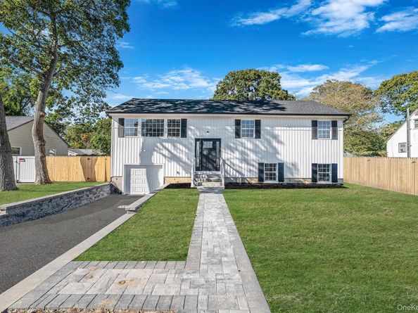 31 Harrison Drive, Shirley NY 11967