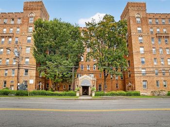 219 Bronx River Road