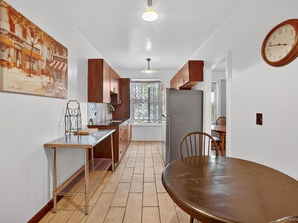 219 Bronx River Road 2L, Yonkers NY 10704