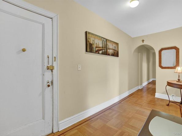 219 Bronx River Road 2L, Yonkers NY 10704