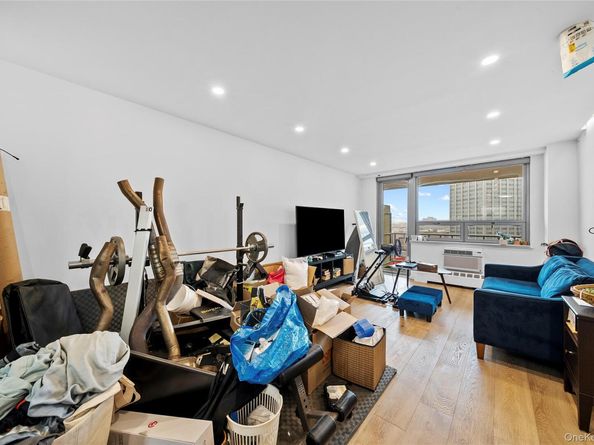 61-25 97th Street 12M, Rego Park NY 11374