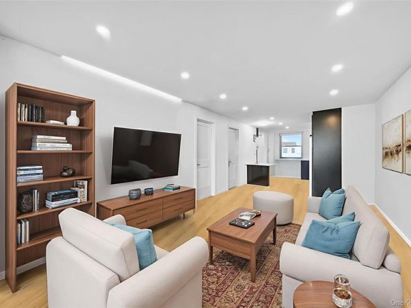 61-25 97th Street 12M, Rego Park NY 11374