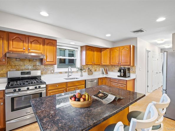 647 Lincoln Street, Baldwin Harbor NY 11510