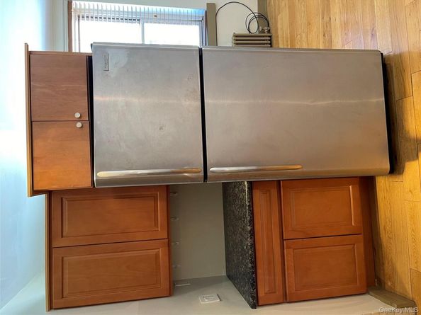 35-12 205 St 259, Bayside NY 11361