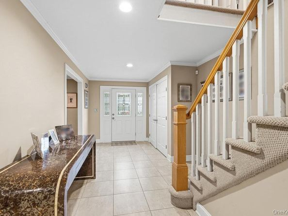 3 Aron Drive, Woodbury NY 11797