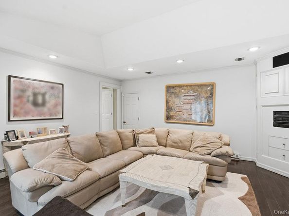 3 Aron Drive, Woodbury NY 11797