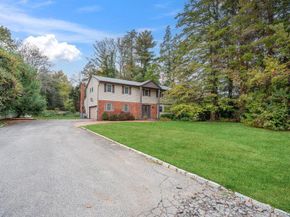 3 Aron Drive, Woodbury NY 11797