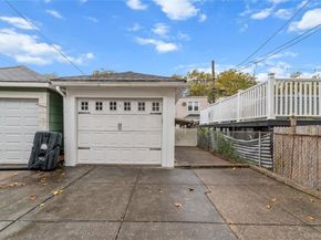 6924 67th Pl, Glendale NY 11385