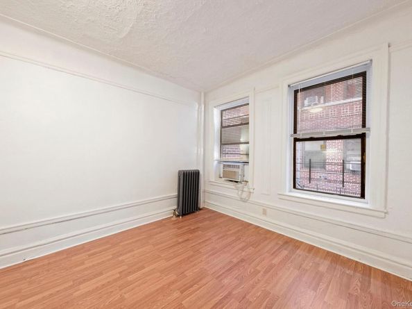 1976 LaFontaine Avenue 1D, Bronx NY 10457