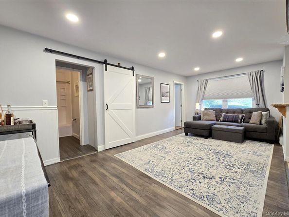 142 Fairharbor Drive 142, Patchogue NY 11772