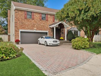 18 Knoll Lane