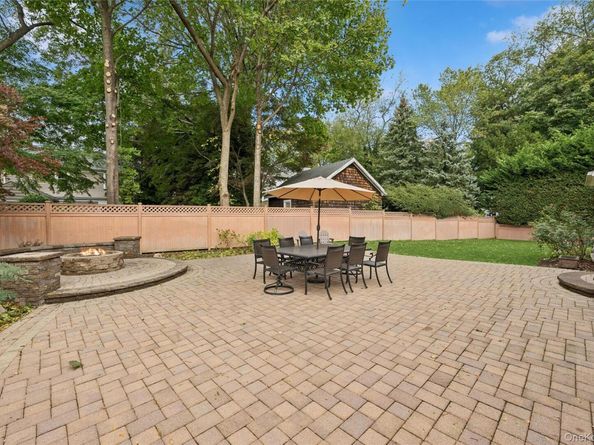 18 Knoll Lane, Glen Head NY 11545