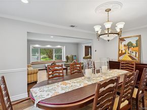 18 Knoll Lane, Glen Head NY 11545