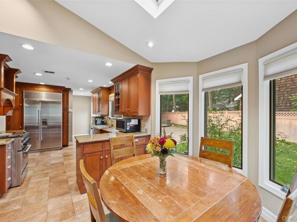 18 Knoll Lane, Glen Head NY 11545