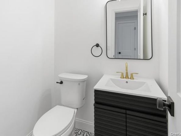 2733 Schleigel Boulevard, Amityville NY 11701