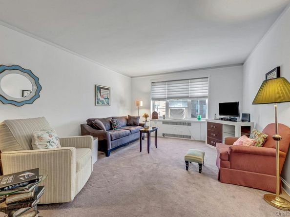 3 Midland Gardens 3H, Bronxville NY 10708