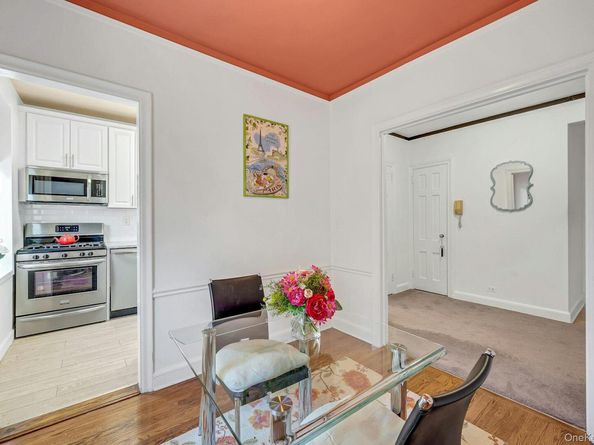 3 Midland Gardens 3H, Bronxville NY 10708