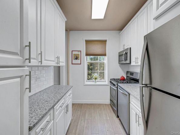 3 Midland Gardens 3H, Bronxville NY 10708
