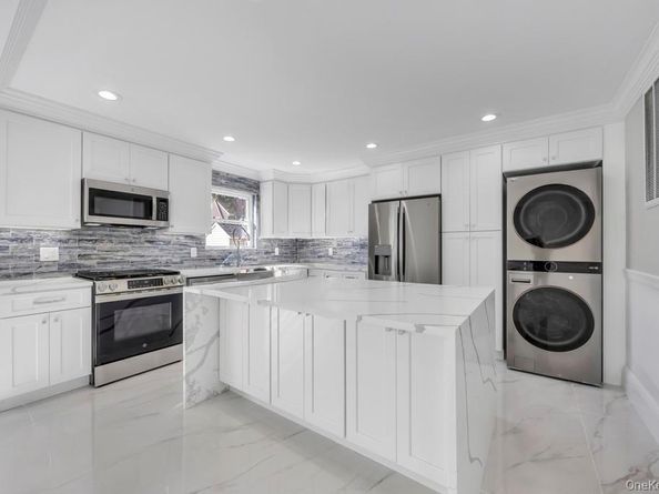 41 Perry Street, Hempstead NY 11550