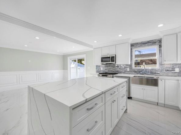41 Perry Street, Hempstead NY 11550