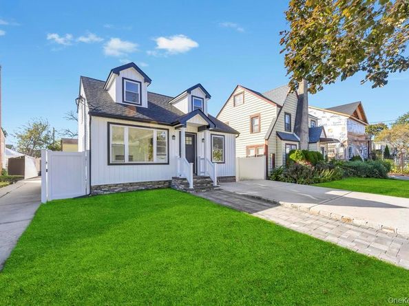 41 Perry Street, Hempstead NY 11550