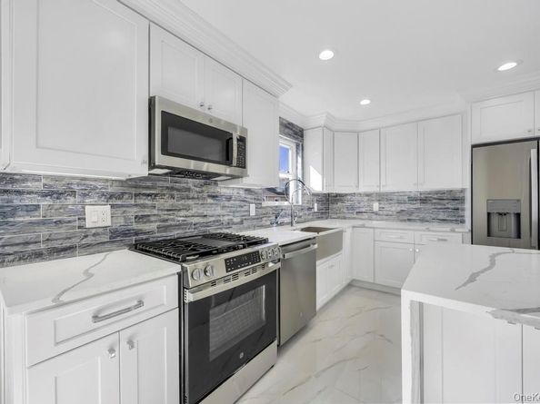 41 Perry Street, Hempstead NY 11550